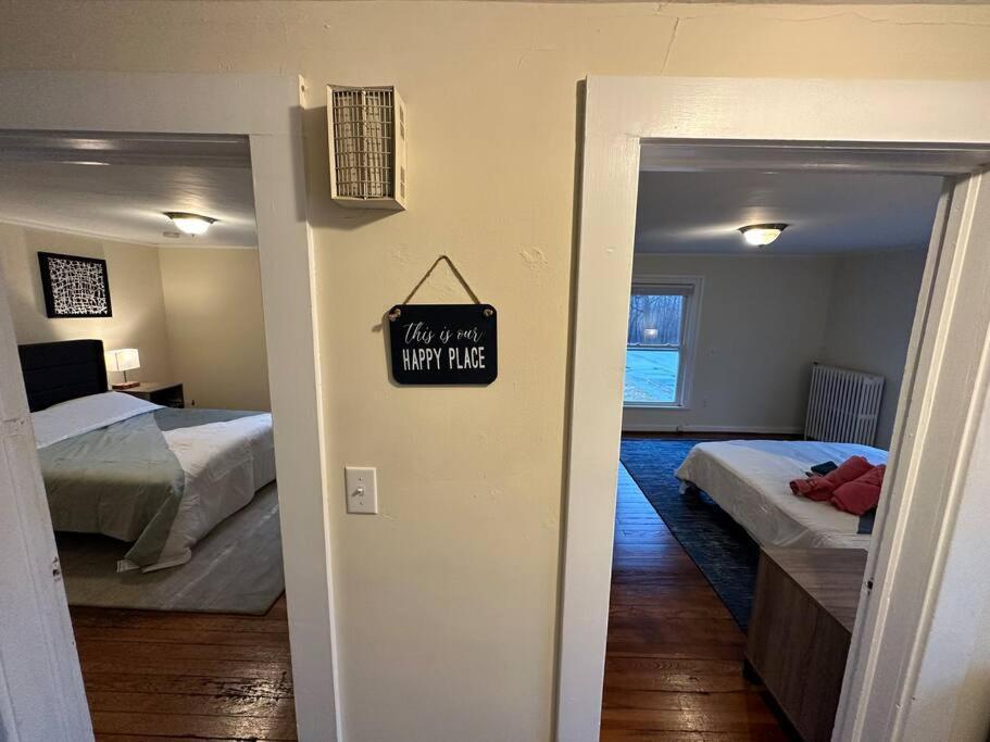 The Yellow Door 3-Bedroom Downtown Near Vt&Ru Radford Exterior photo