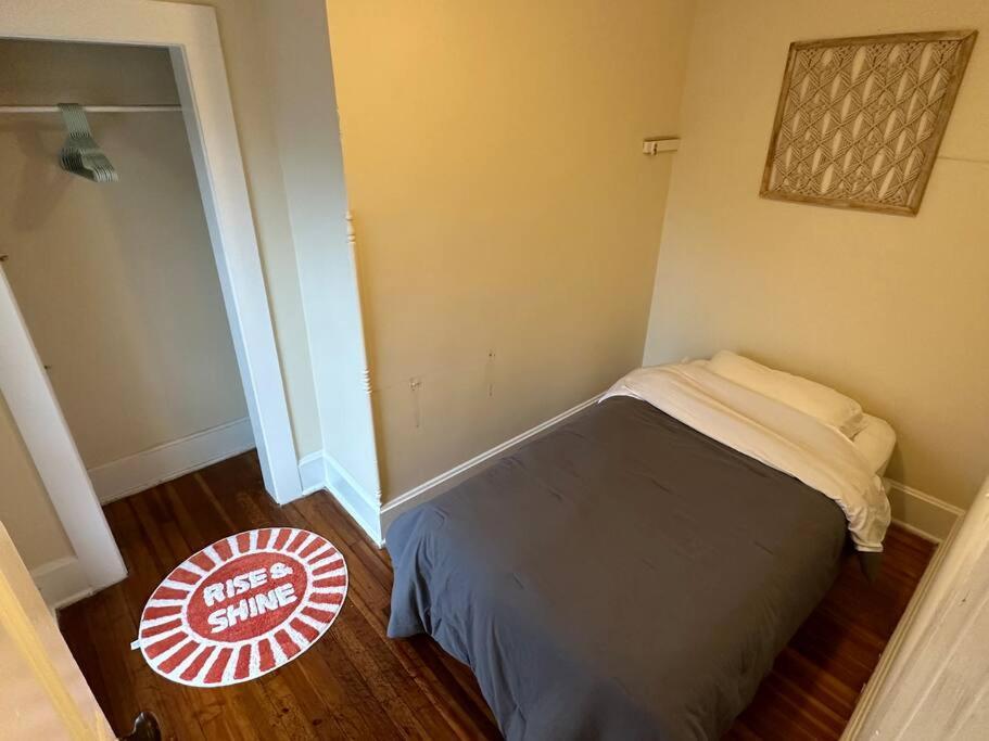 The Yellow Door 3-Bedroom Downtown Near Vt&Ru Radford Exterior photo